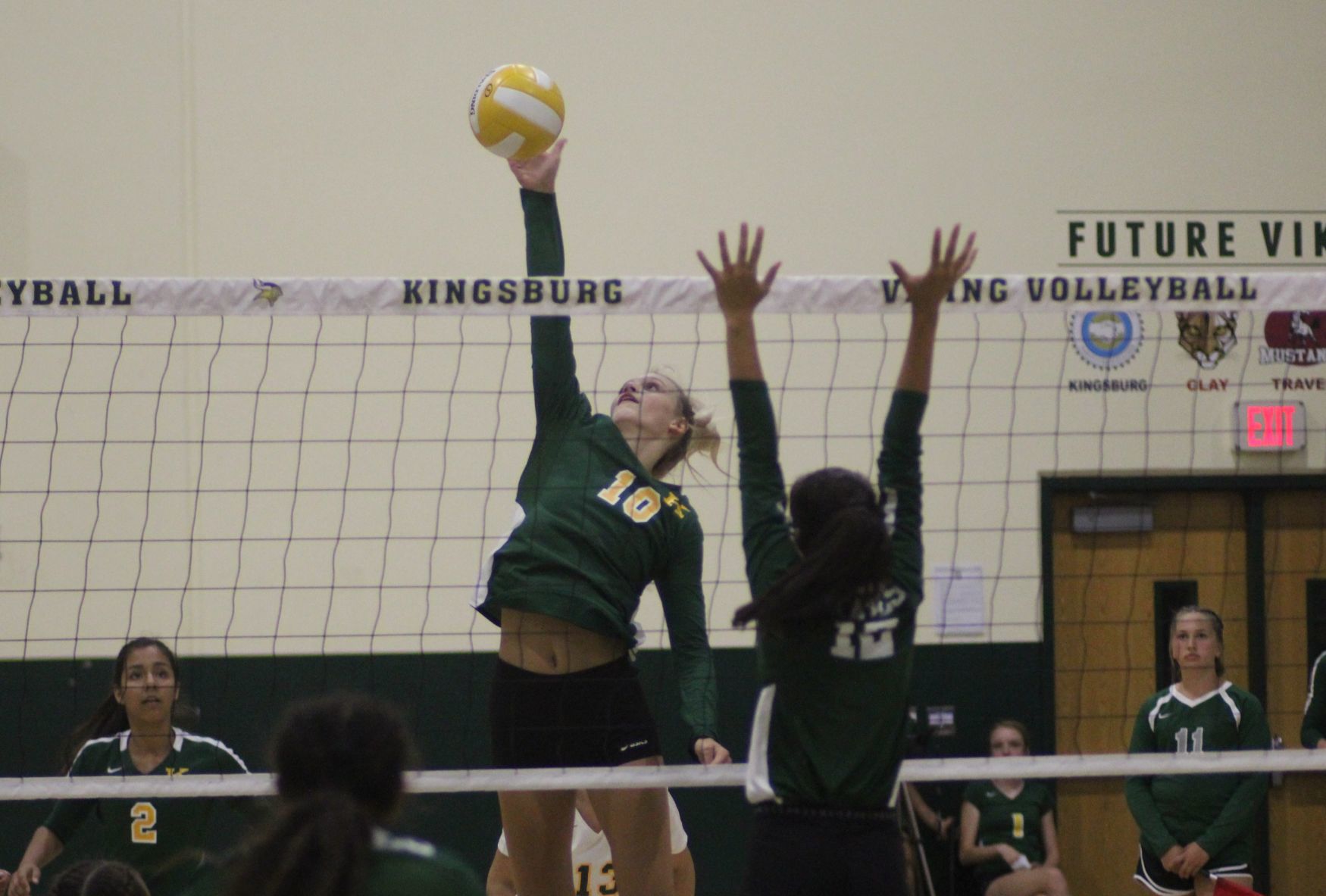 Vikings sweep the Pirates